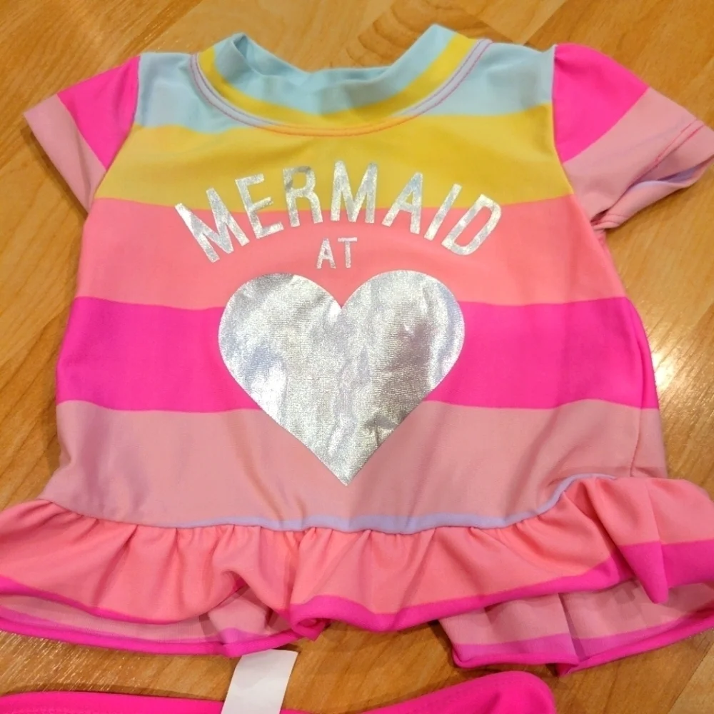 The children's place baby girl 2 piece suit rashguard size 6-9 months.